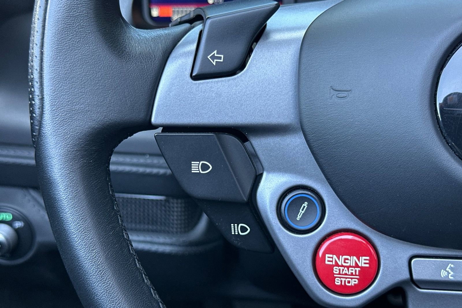 Used 2022 Ferrari F8 Tributo image 30