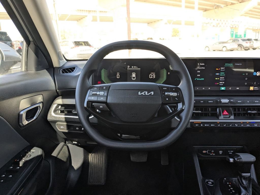 Used 2025 Kia K4 LXS image 16
