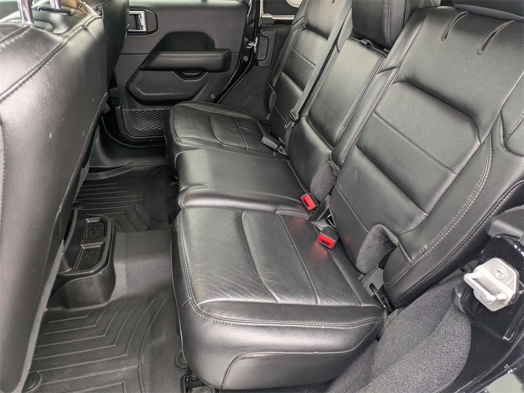 Used 2020 Jeep Wrangler Unlimited Sahara image 18