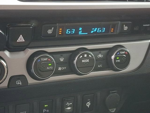 Used 2016 Toyota Tacoma Limited w/ Towing Package image 18