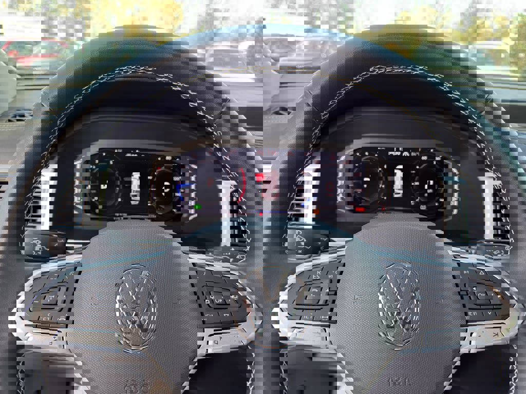 Used 2023 Volkswagen Atlas SE image 19