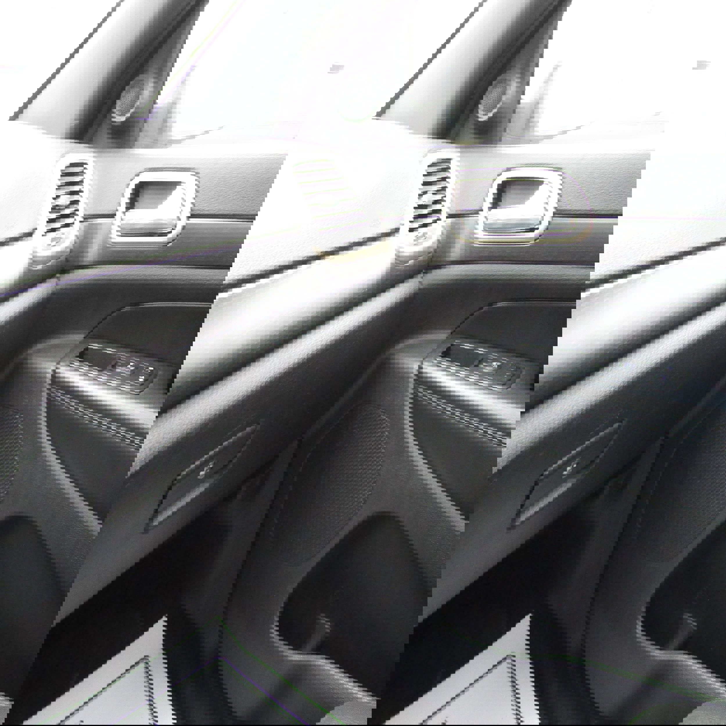 Used 2014 Jeep Grand Cherokee Laredo w/ Security & Convenience Group image 24