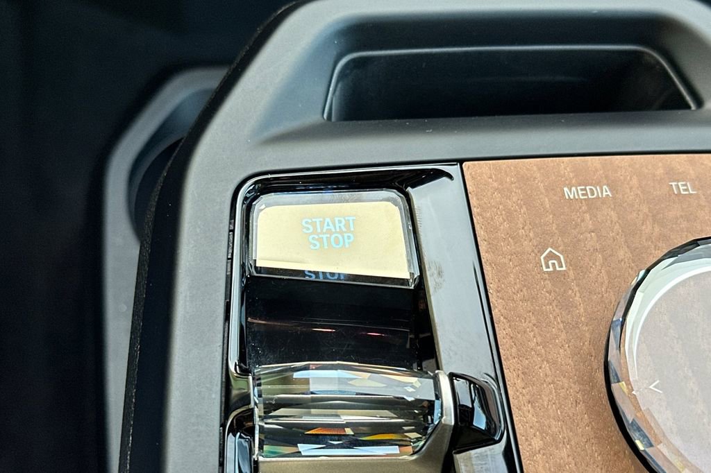 Used 2023 BMW iX M60 image 26