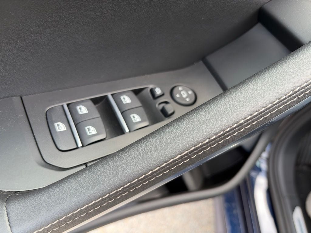 New 2026 BMW X6 xDrive40i AWD/4WD image 13