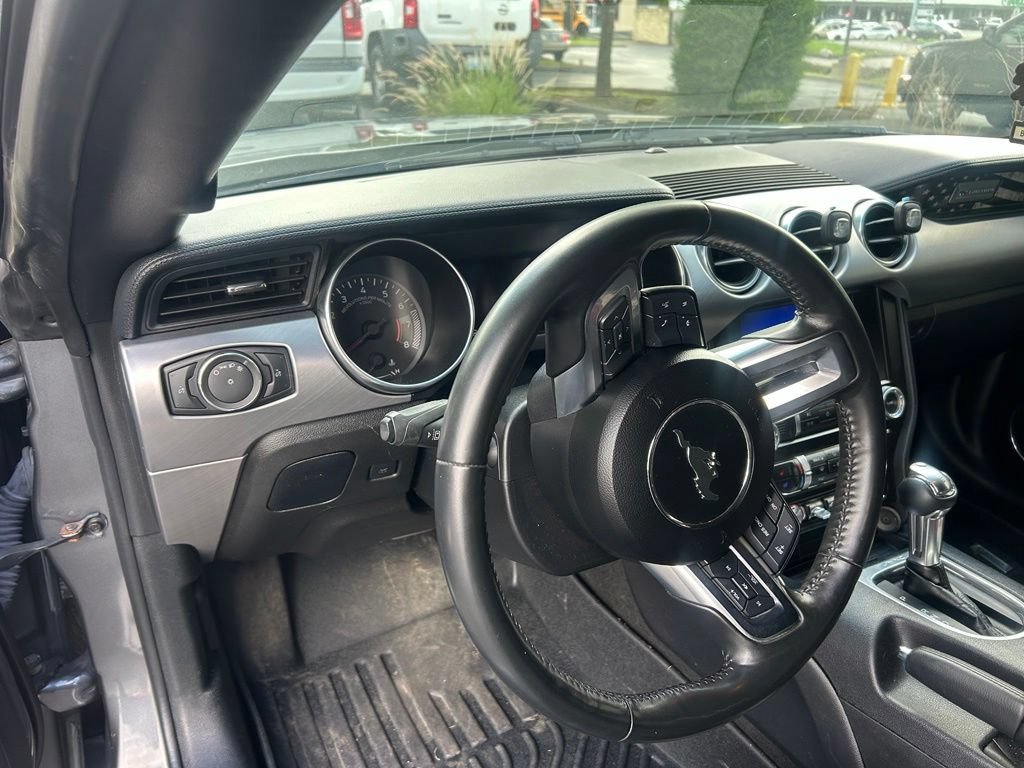 Used 2022 Ford Mustang Premium RWD image 8