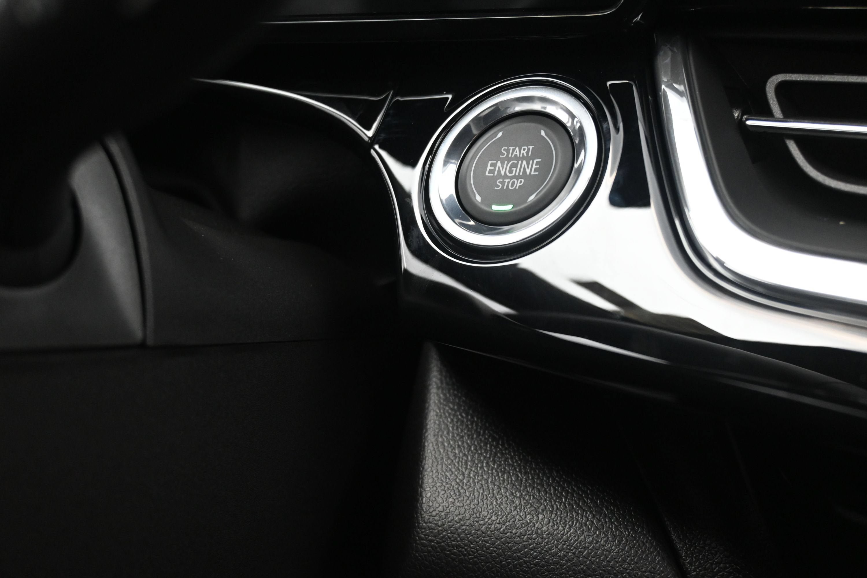 New 2026 Chevrolet Trax RS w/ Sunroof Package FWD image 19