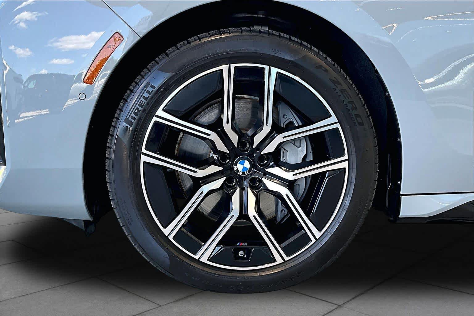 Used 2026 BMW 740i RWD image 10