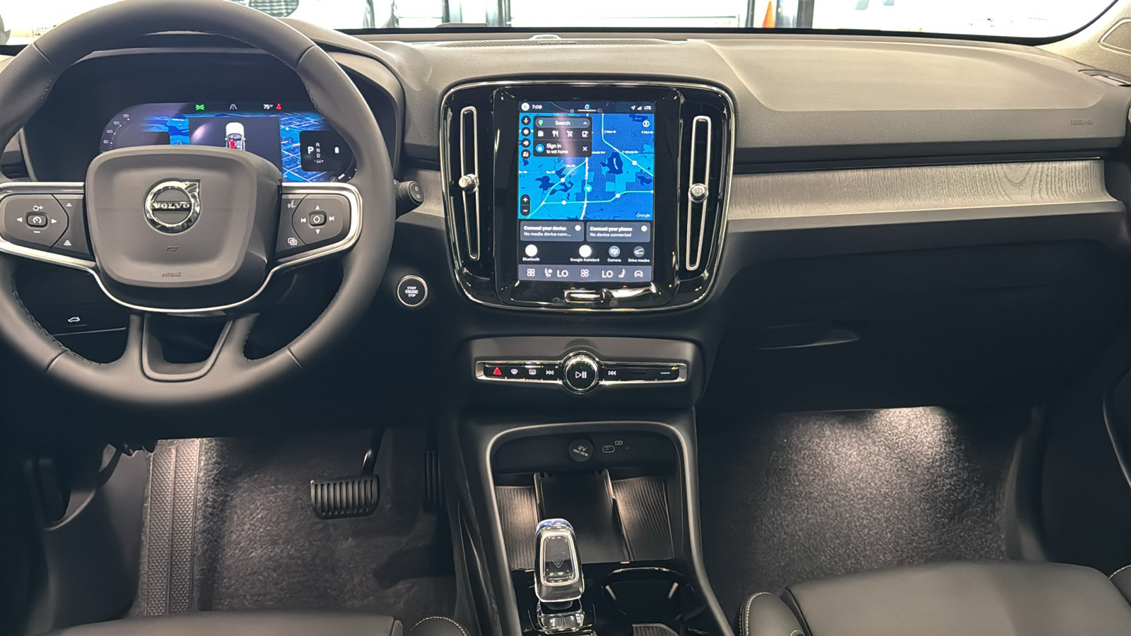 New 2026 Volvo XC40 B5 Plus w/ Climate Package AWD/4WD image 11