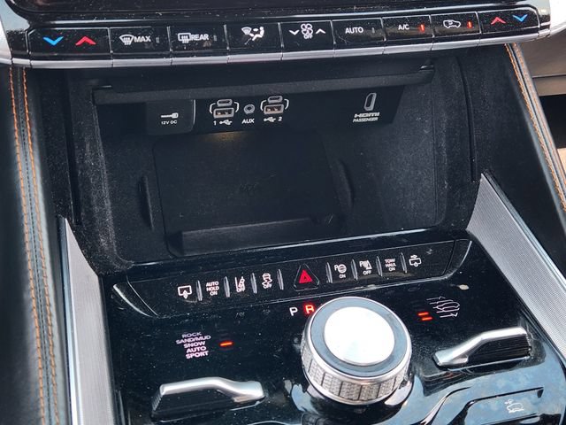 Used 2022 Jeep Grand Wagoneer Series III AWD/4WD image 24
