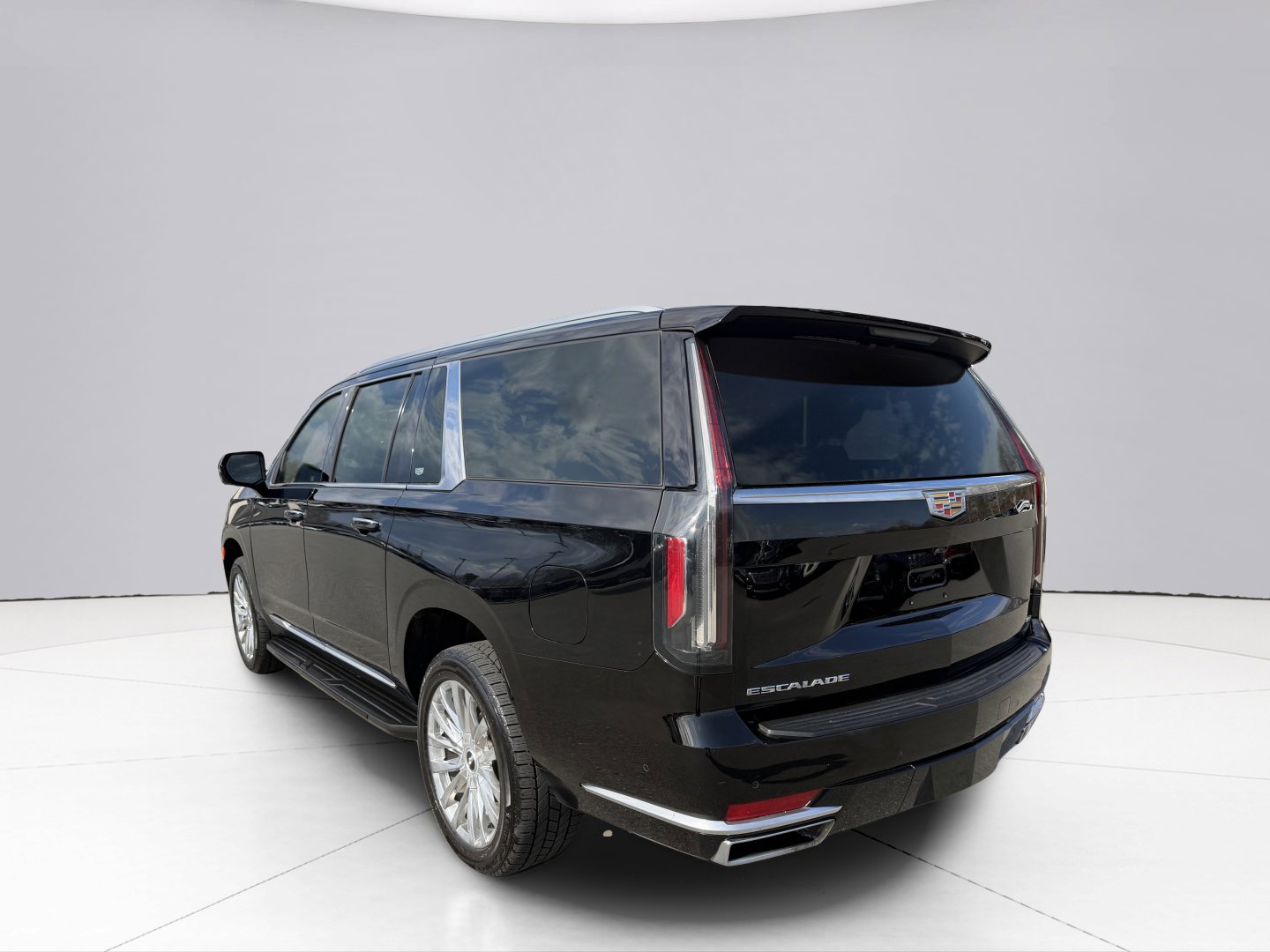 Used 2022 Cadillac Escalade ESV Premium Luxury w/ Performance Package AWD/4WD image 8