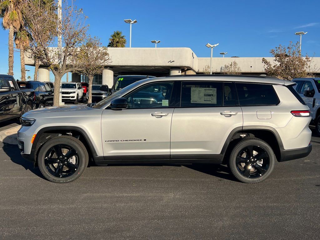 New 2025 Jeep Grand Cherokee L Altitude image 3