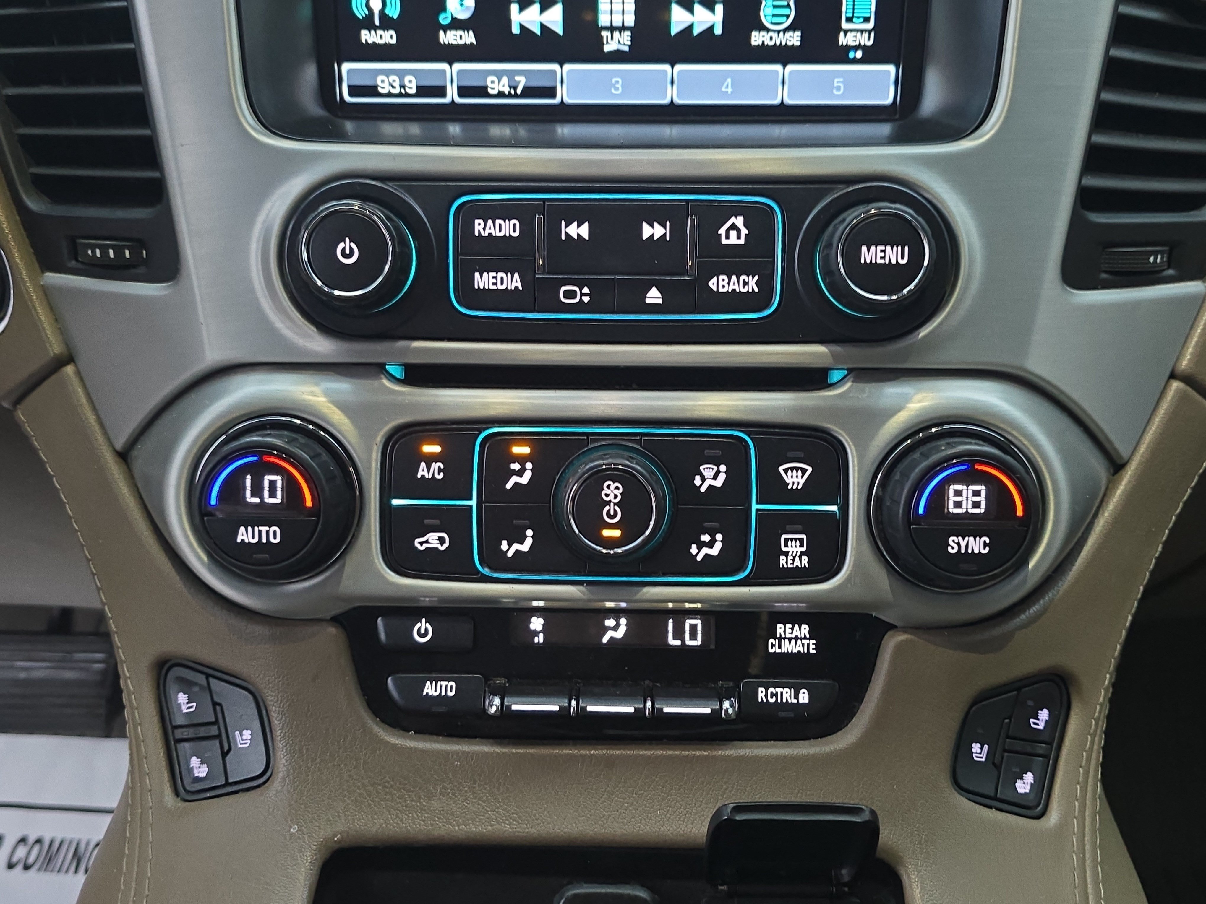 Used 2018 GMC Yukon SLT w/ Premium Edition AWD/4WD image 21