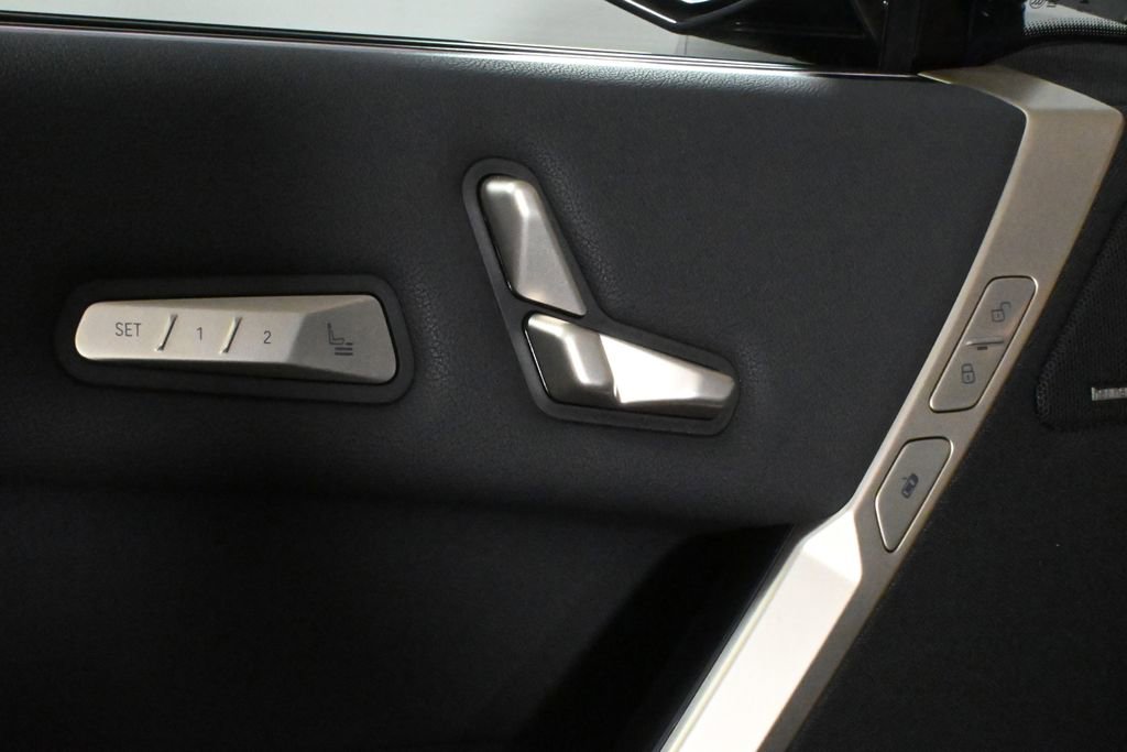 Used 2025 BMW iX xDrive50 w/ Premium Package image 28