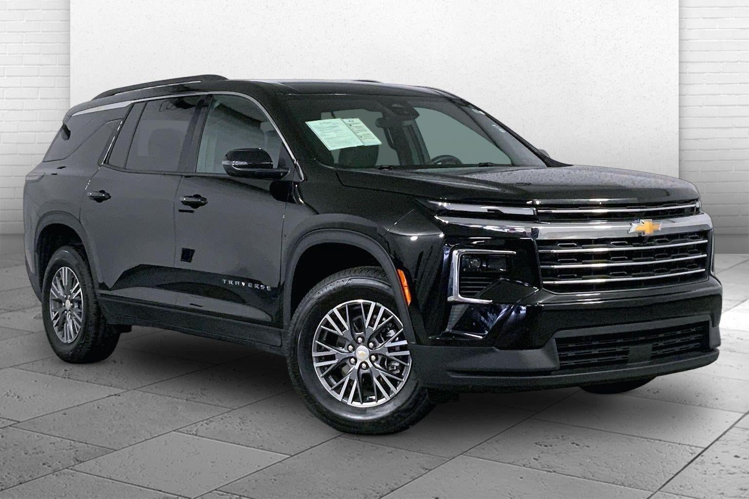 Used 2026 Chevrolet Traverse LT