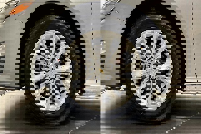 Used 2024 Chevrolet Malibu LT image 9