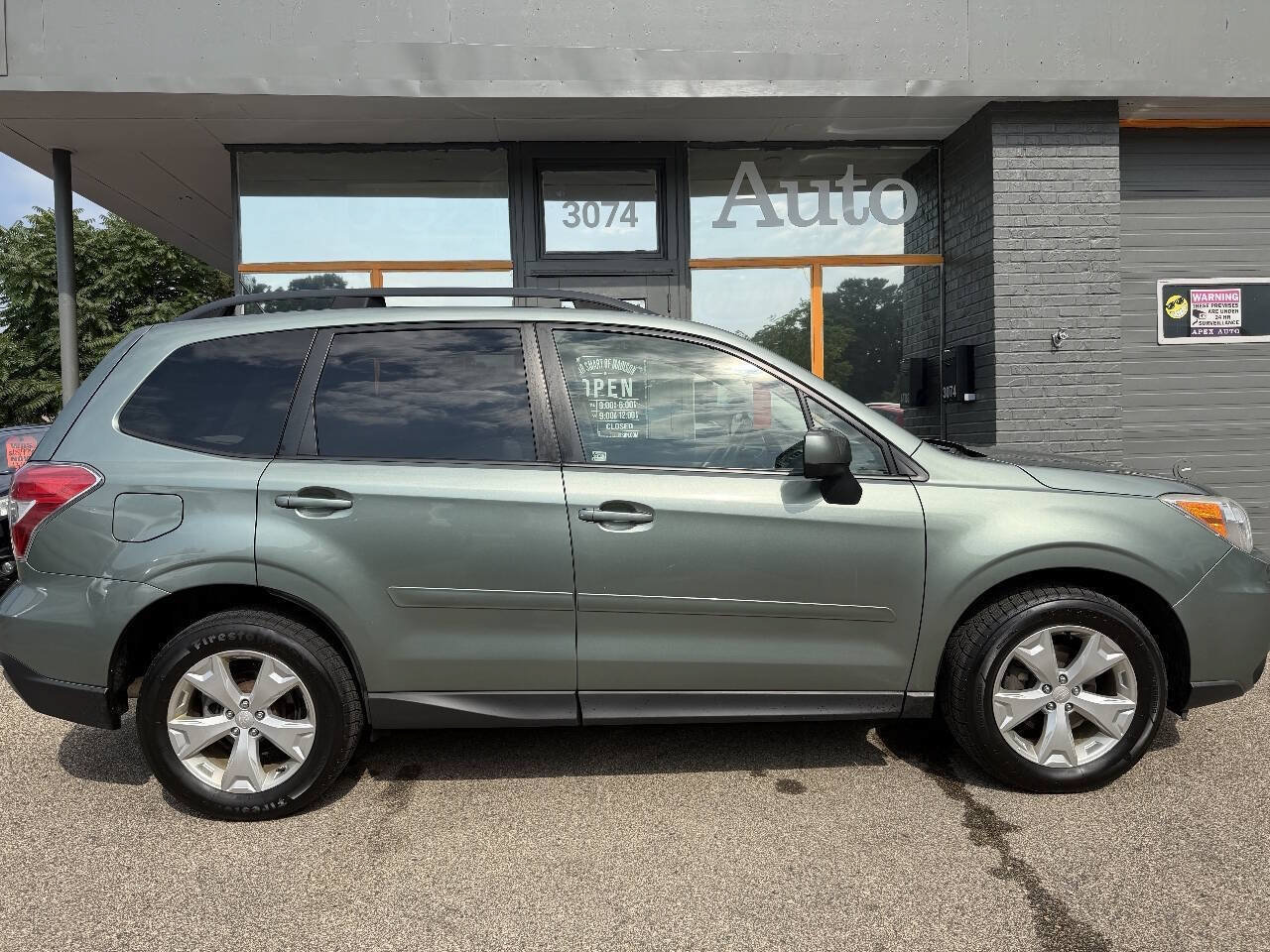 Used 2014 Subaru Forester 2.5i Premium w/ Popular Package #2 AWD/4WD image 2