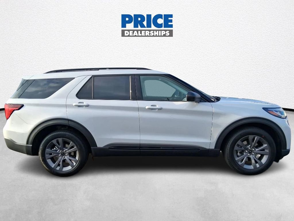 New 2026 Ford Explorer Active w/ Active Comfort Package image 2