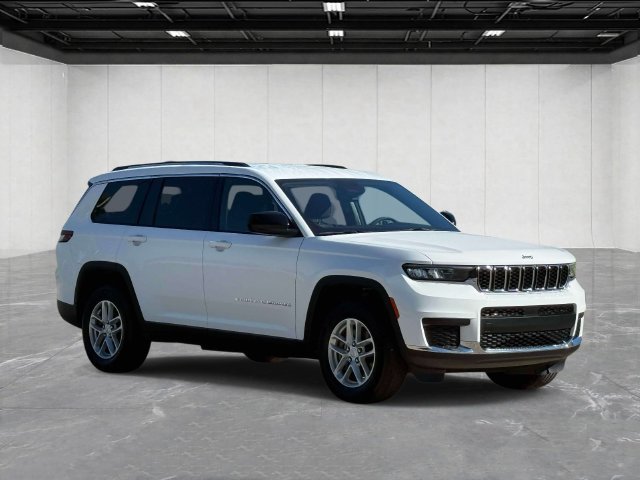 Used 2023 Jeep Grand Cherokee L Laredo w/ Luxury Tech Group I AWD/4WD image 3