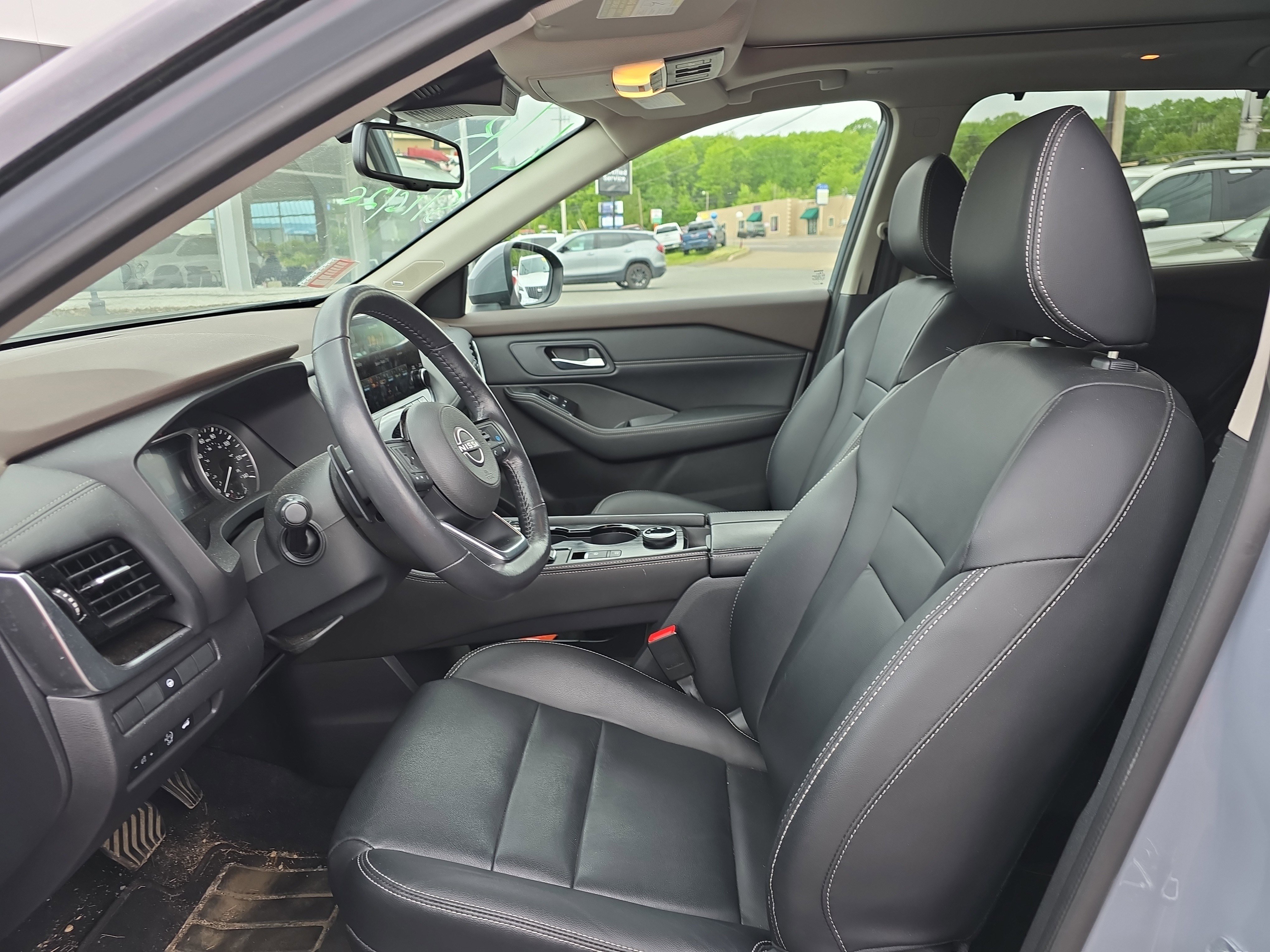 Used 2023 Nissan Rogue SL w/ SL Premium Package AWD/4WD image 11