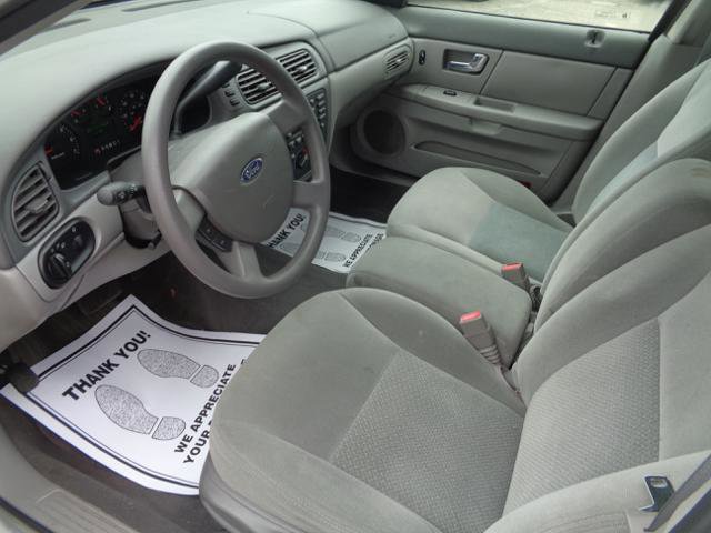 Used 2004 Ford Taurus LX image 19