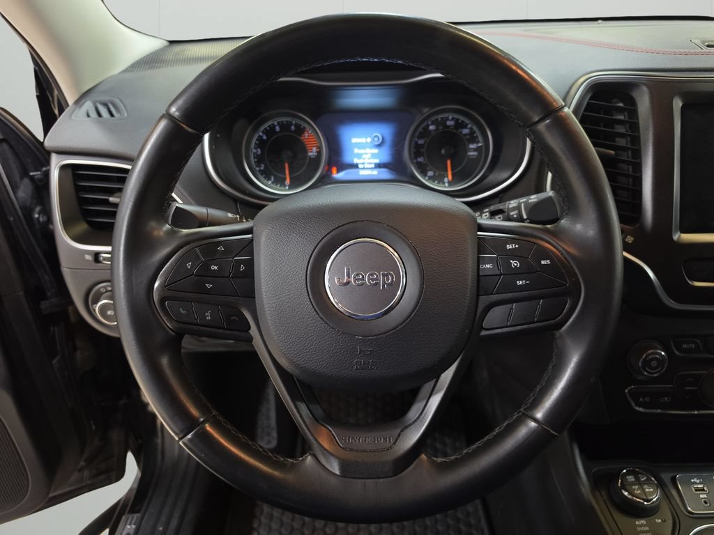 Used 2019 Jeep Cherokee Trailhawk AWD/4WD image 19