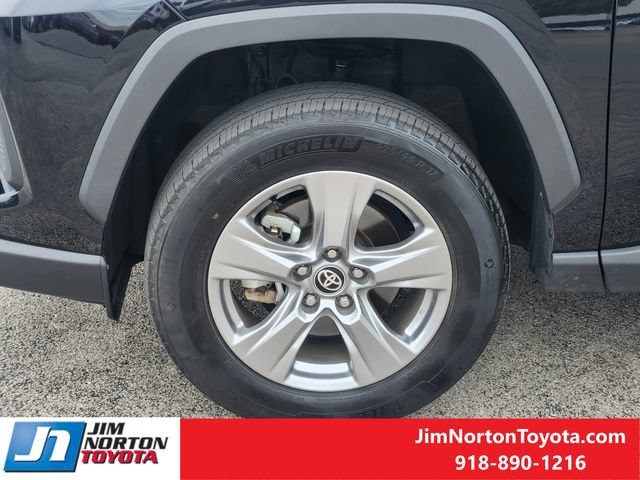 Used 2025 Toyota RAV4 XLE FWD image 12