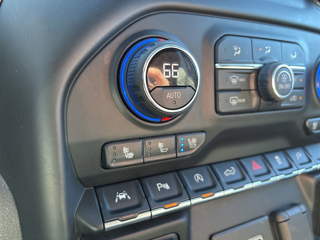 Used 2020 Chevrolet Silverado 1500 High Country w/ Technology Package image 38