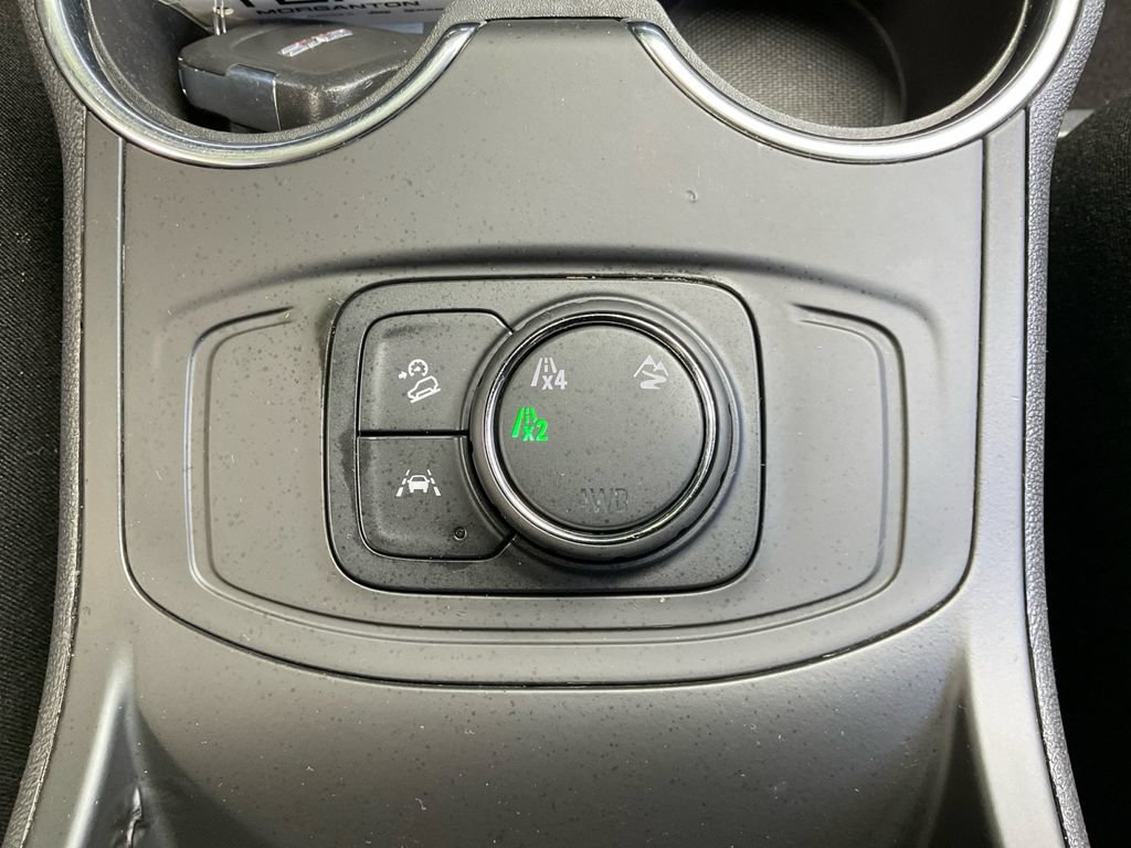 Used 2022 GMC Terrain SLE w/ Elevation Edition AWD/4WD image 27