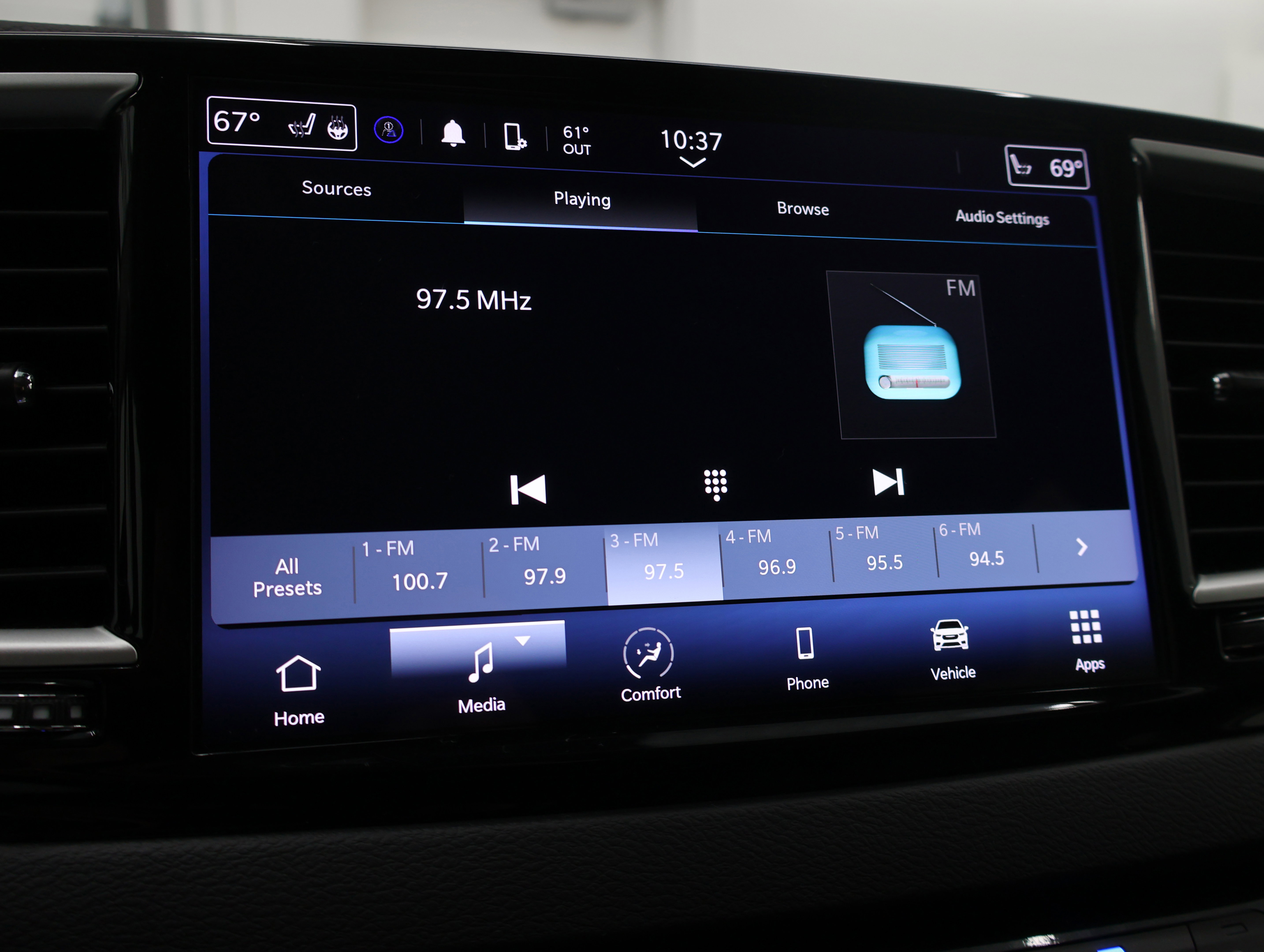 Used 2024 Chrysler Pacifica Touring-L FWD image 12