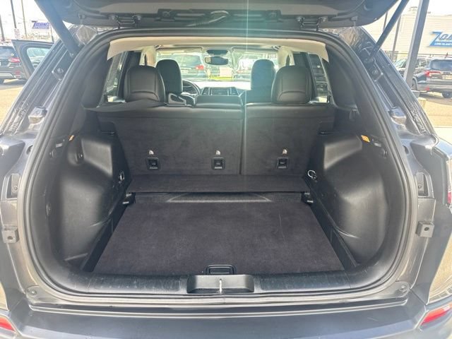 Used 2019 Jeep Cherokee Limited AWD/4WD image 12