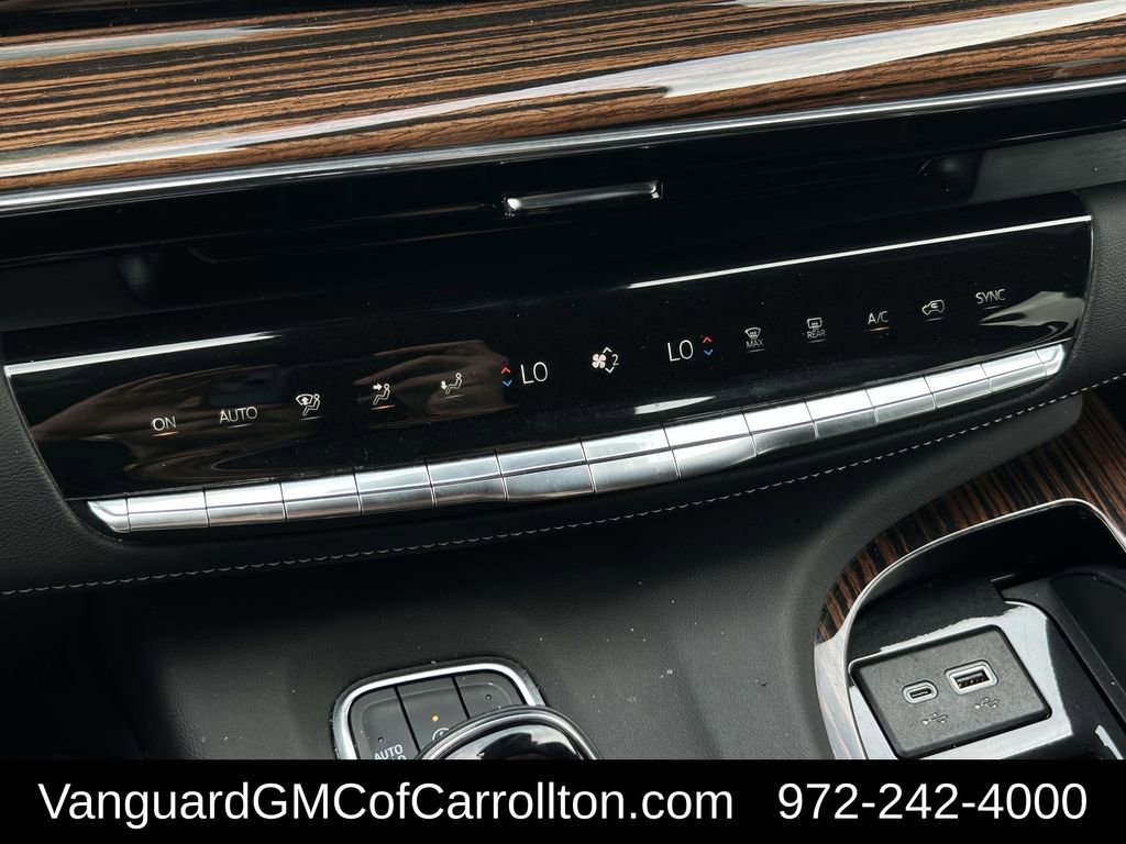 Used 2024 Cadillac Escalade ESV Luxury image 16