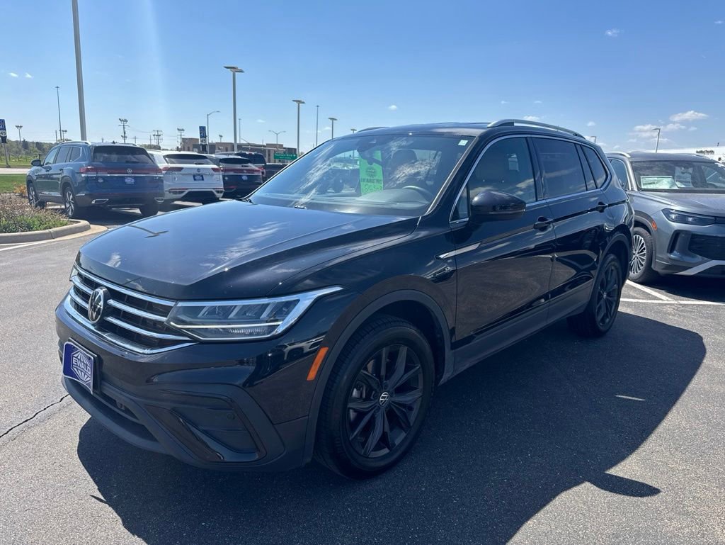 Used 2024 Volkswagen Tiguan SE w/ MDO Package, Two-Row AWD/4WD image 3