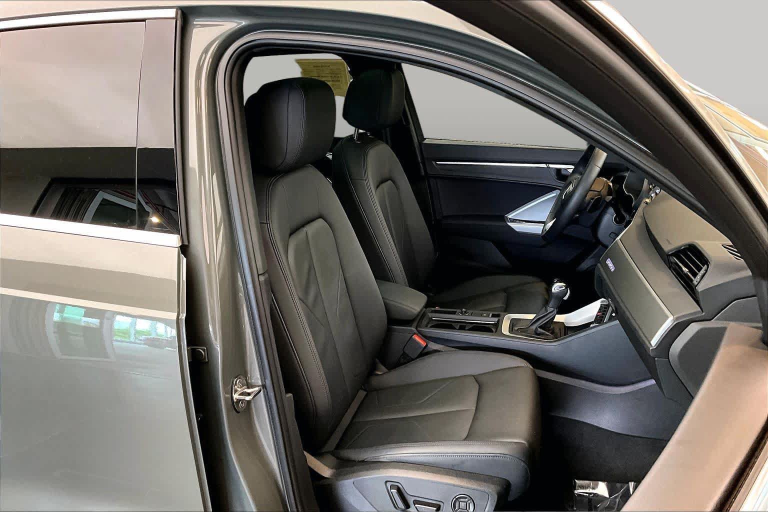 Certified 2025 Audi Q3 2.0T Premium Plus w/ Premium Plus Package AWD/4WD image 9