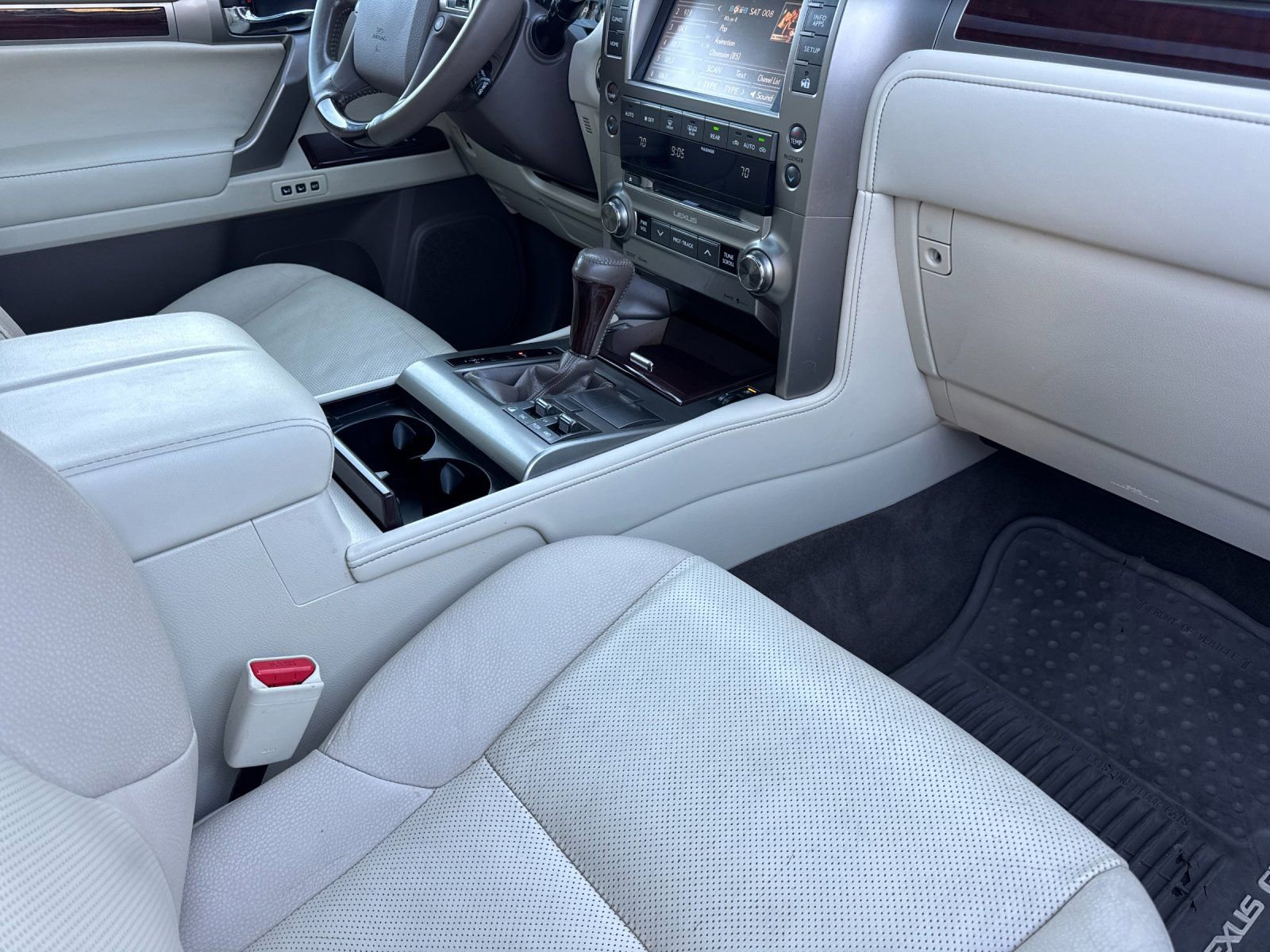 Used 2019 Lexus GX 460 Premium w/ Premium Package image 17