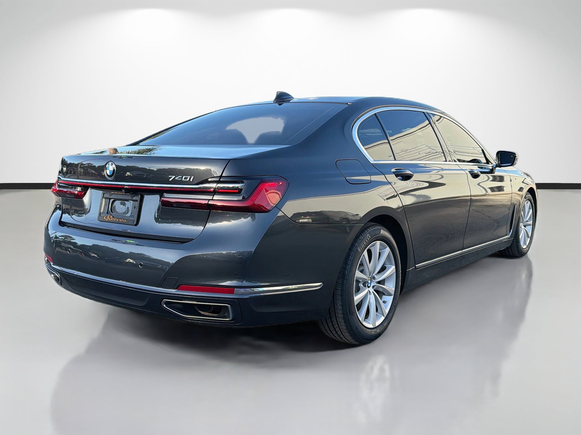 Used 2020 BMW 740i w/ Cold Weather Package RWD image 3