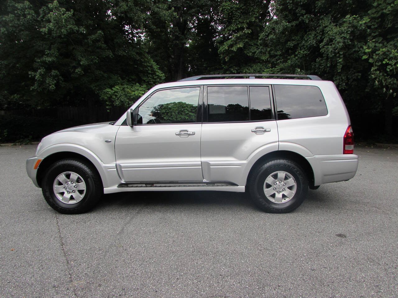 Used 2003 Mitsubishi Montero Limited AWD/4WD image 3