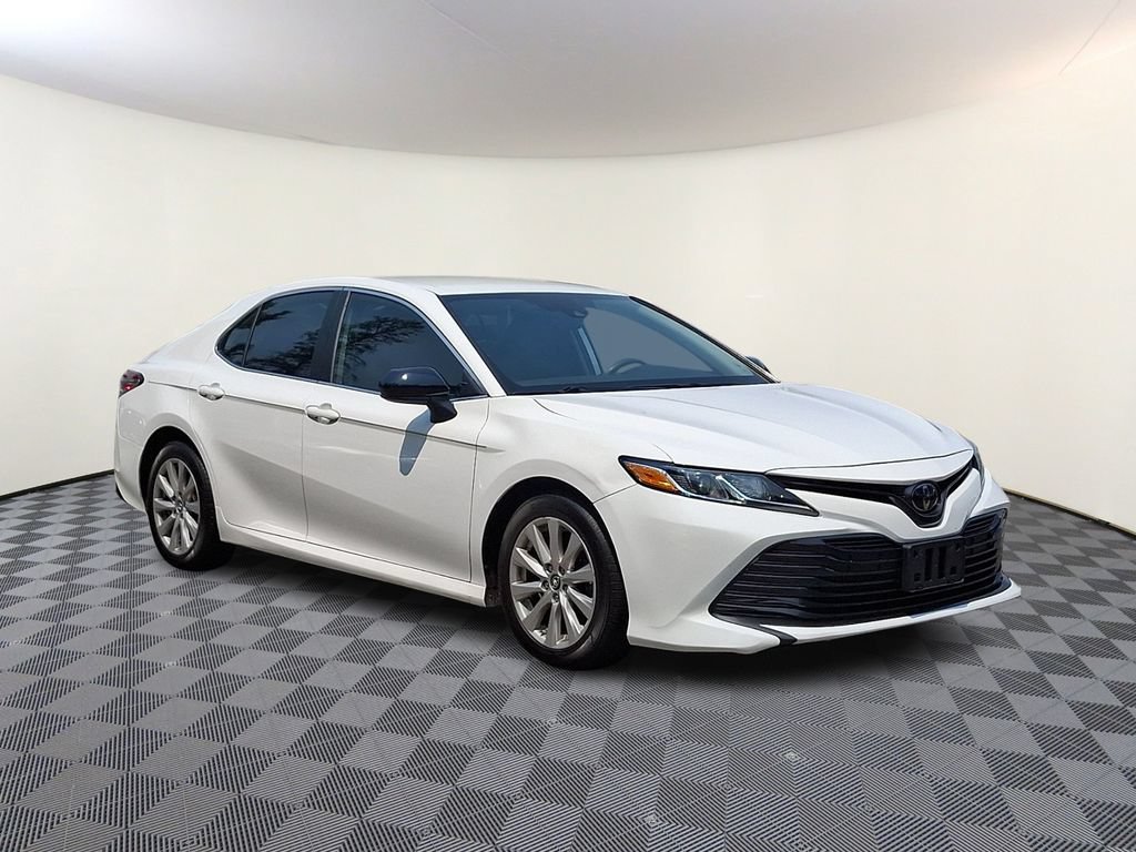 Used 2019 Toyota Camry LE FWD image 1