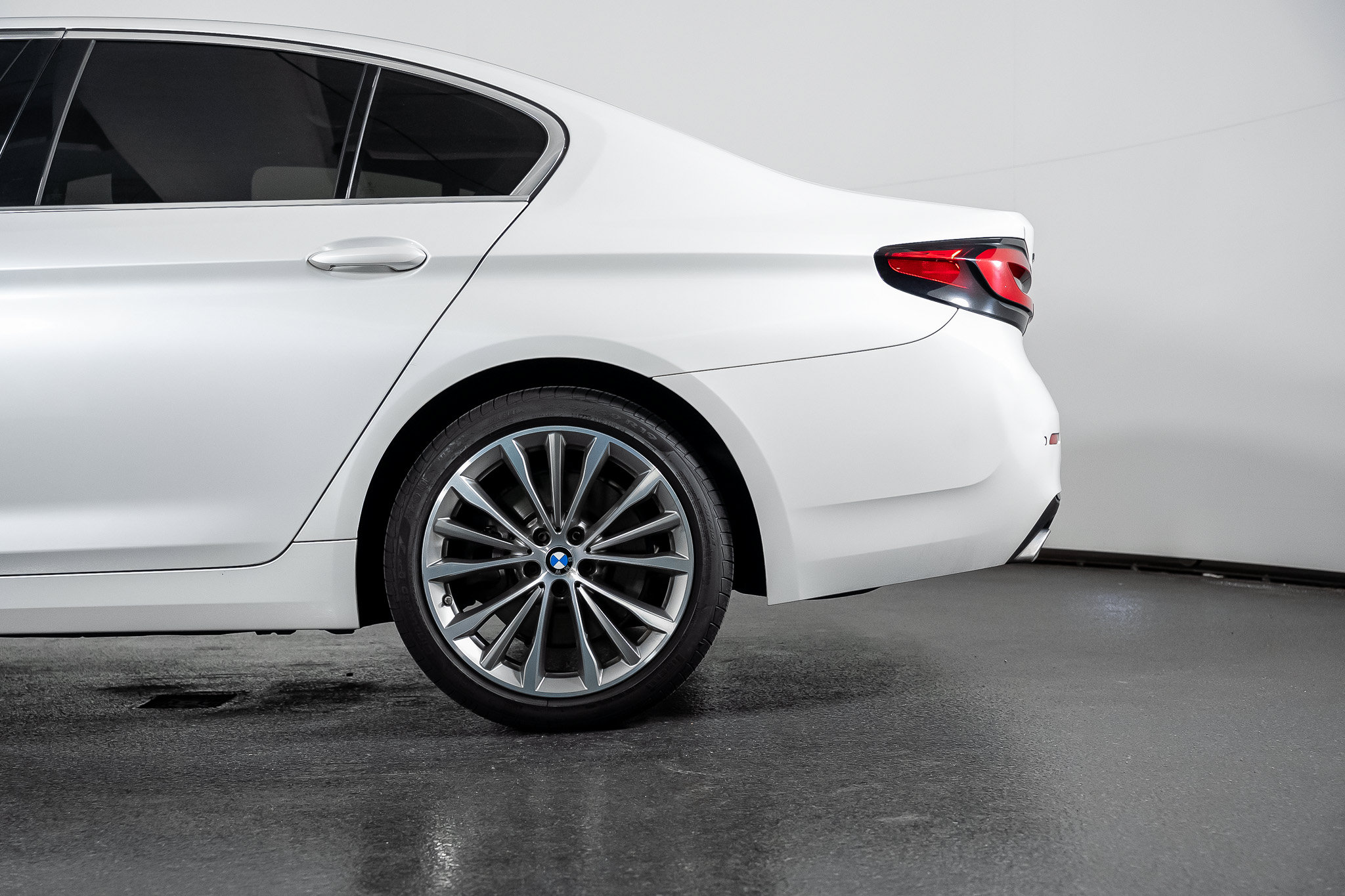 Used 2021 BMW 540i xDrive w/ Premium Package AWD/4WD image 16