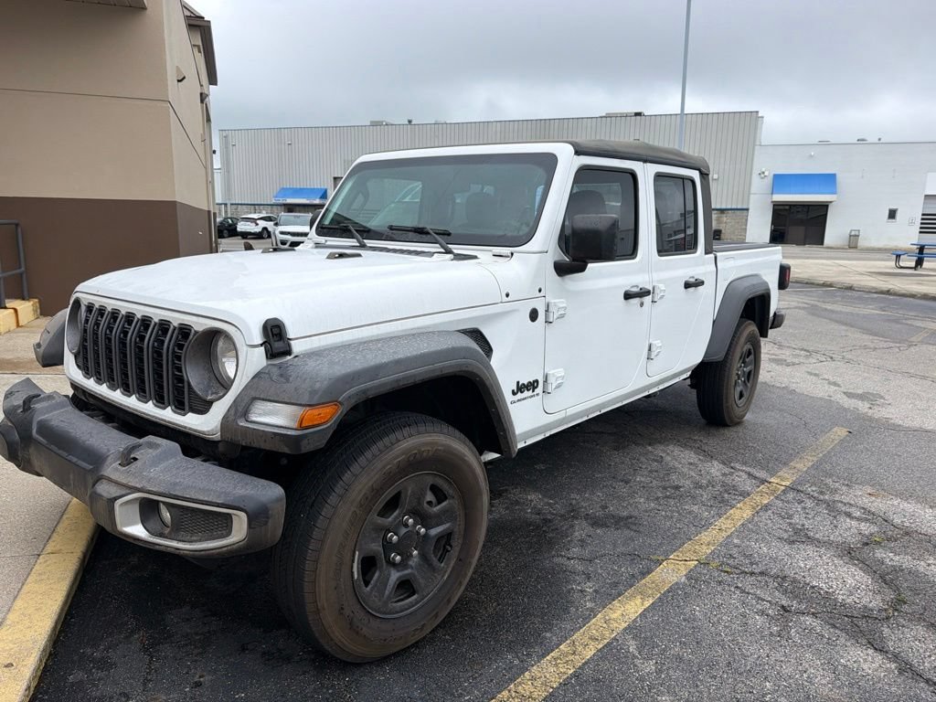 Used 2025 Jeep Gladiator Sport AWD/4WD image 3