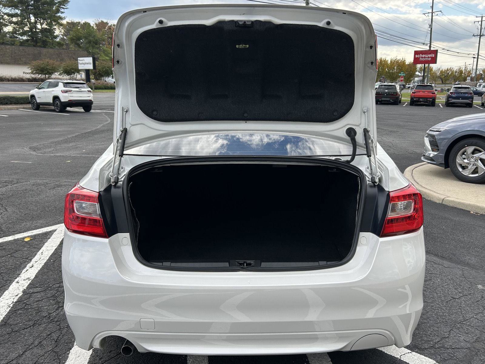 Used 2017 Subaru Legacy 2.5i w/ Alloy Wheel Package image 5