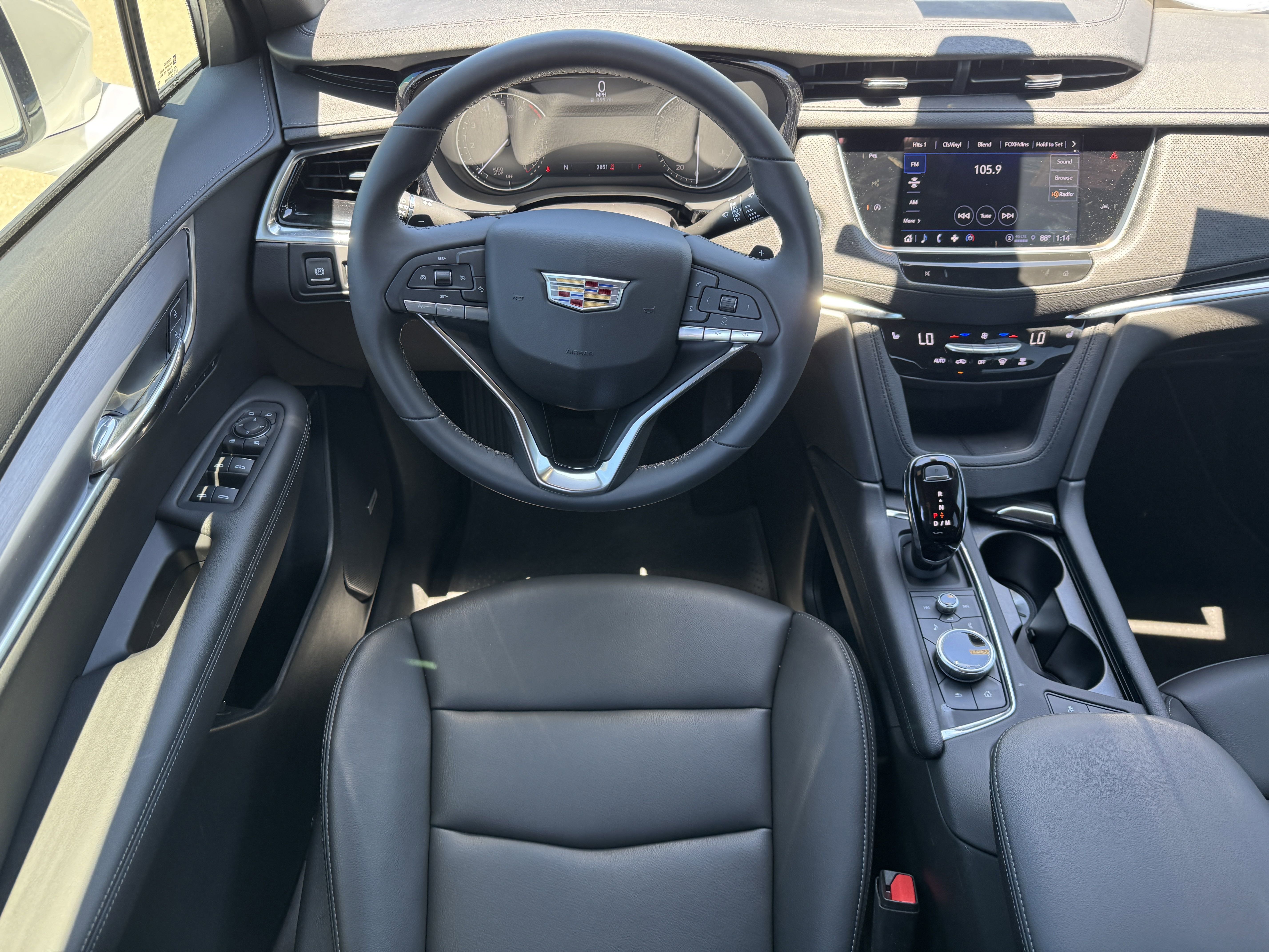 New 2025 Cadillac XT6 Luxury image 14