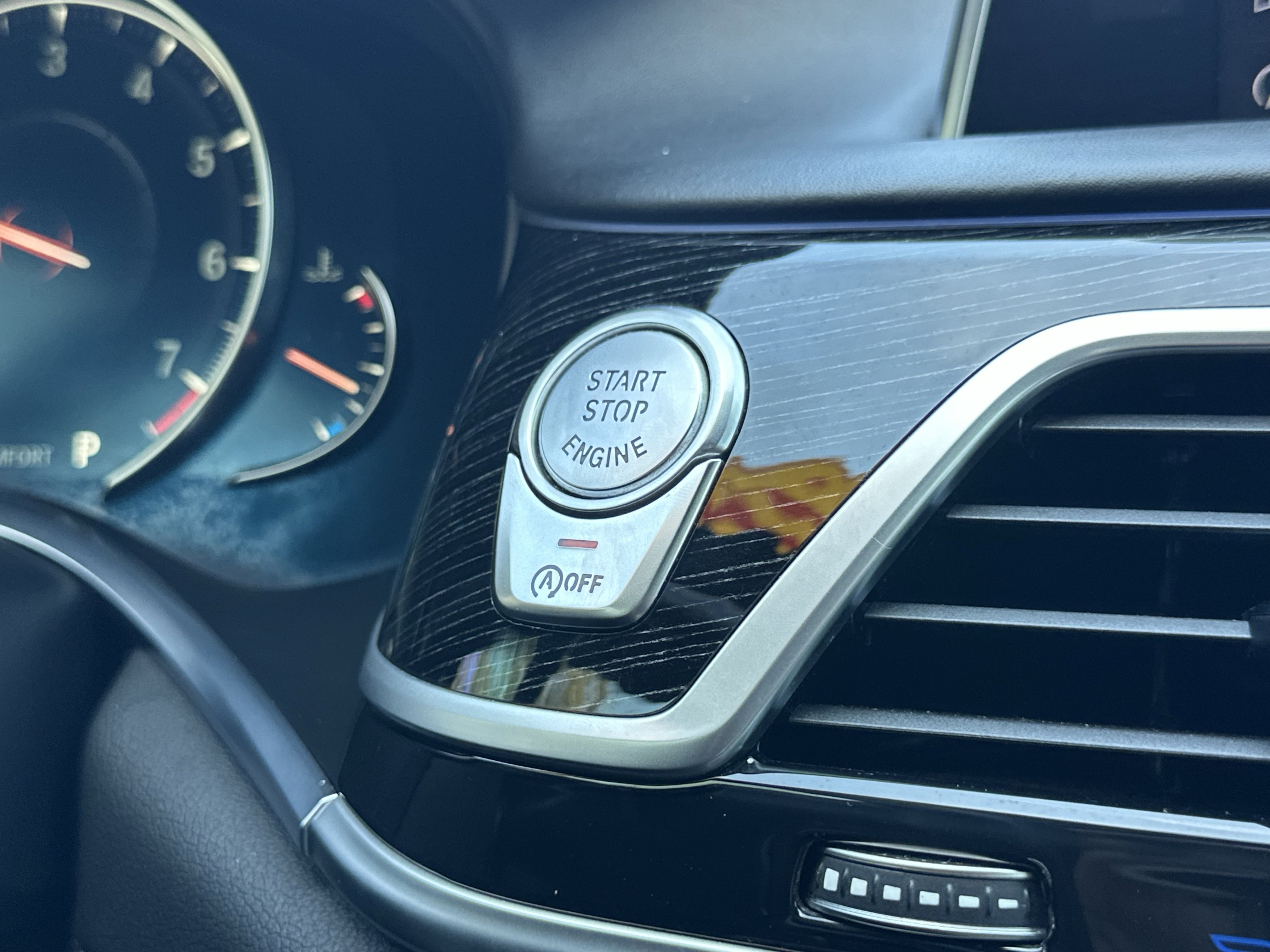 Used 2018 BMW 750i image 34