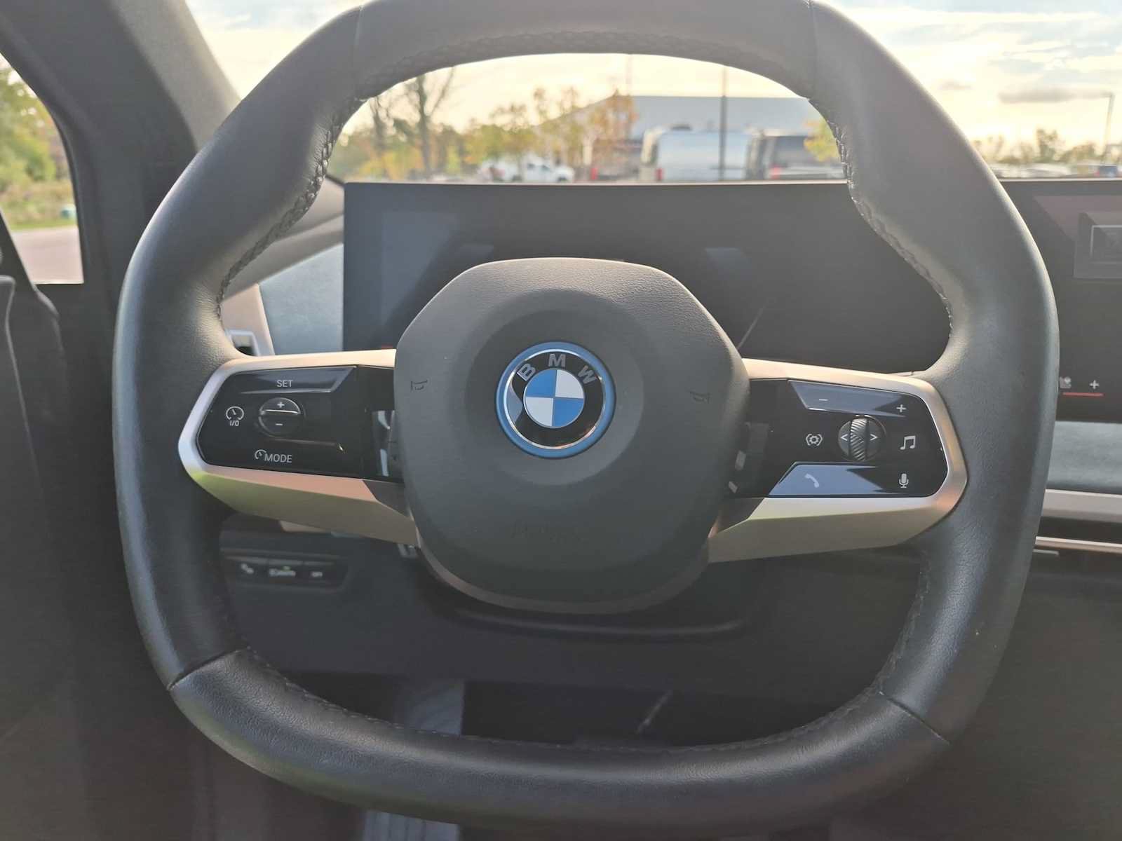 Used 2024 BMW iX xDrive50 w/ Premium Package AWD/4WD image 21