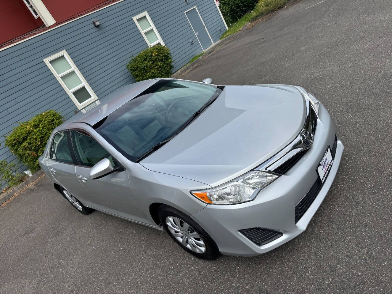 Used 2013 Toyota Camry LE FWD image 10