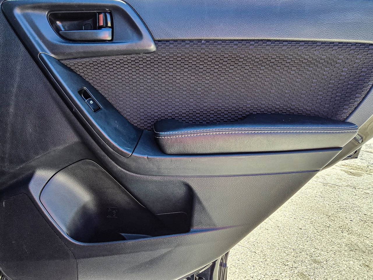 Used 2017 Subaru Forester 2.5i Premium image 32