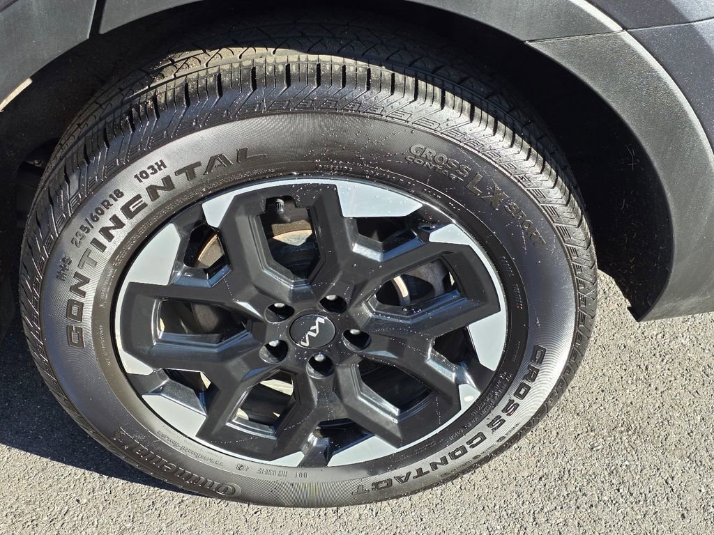 Used 2024 Kia Sorento S image 9