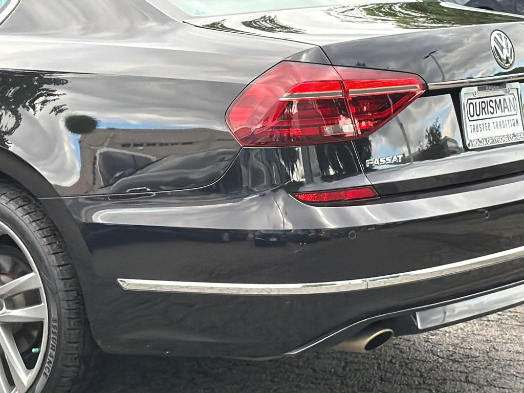 Used 2019 Volkswagen Passat 2.0T SE R-Line FWD image 5