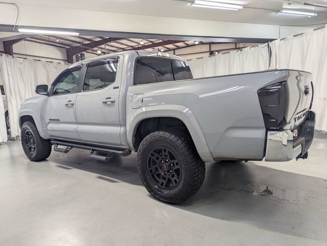 Used 2020 Toyota Tacoma SR5 RWD image 4