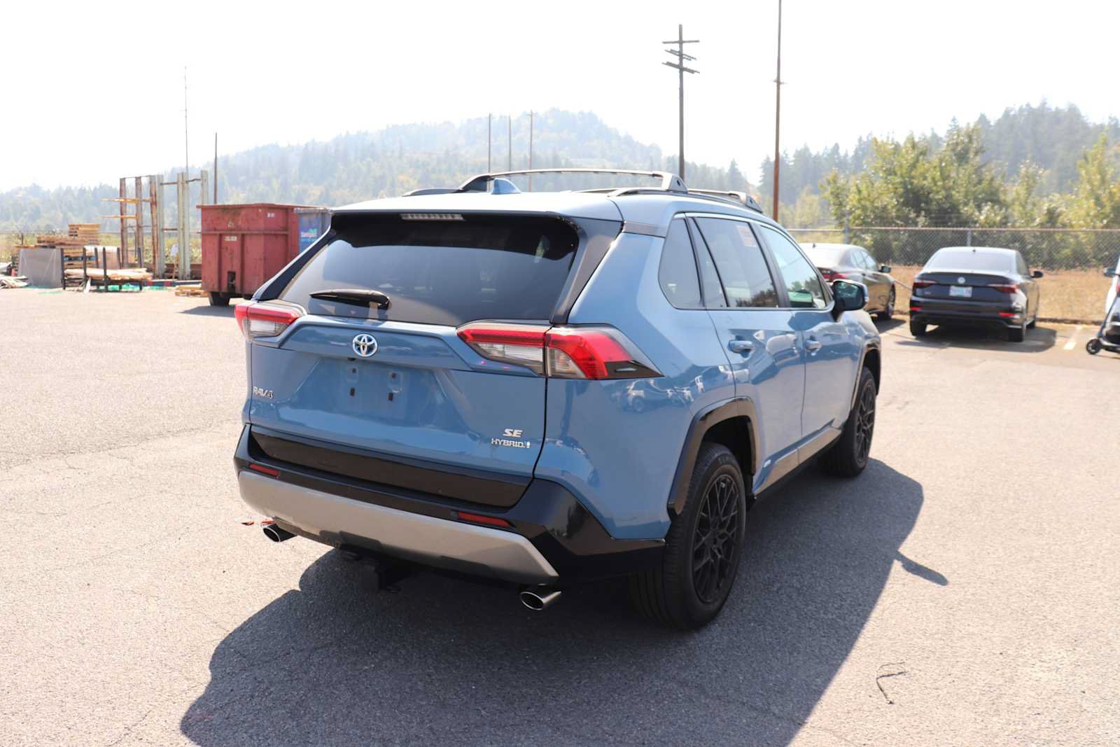 Used 2022 Toyota RAV4 SE w/ Convenience Package AWD/4WD image 5