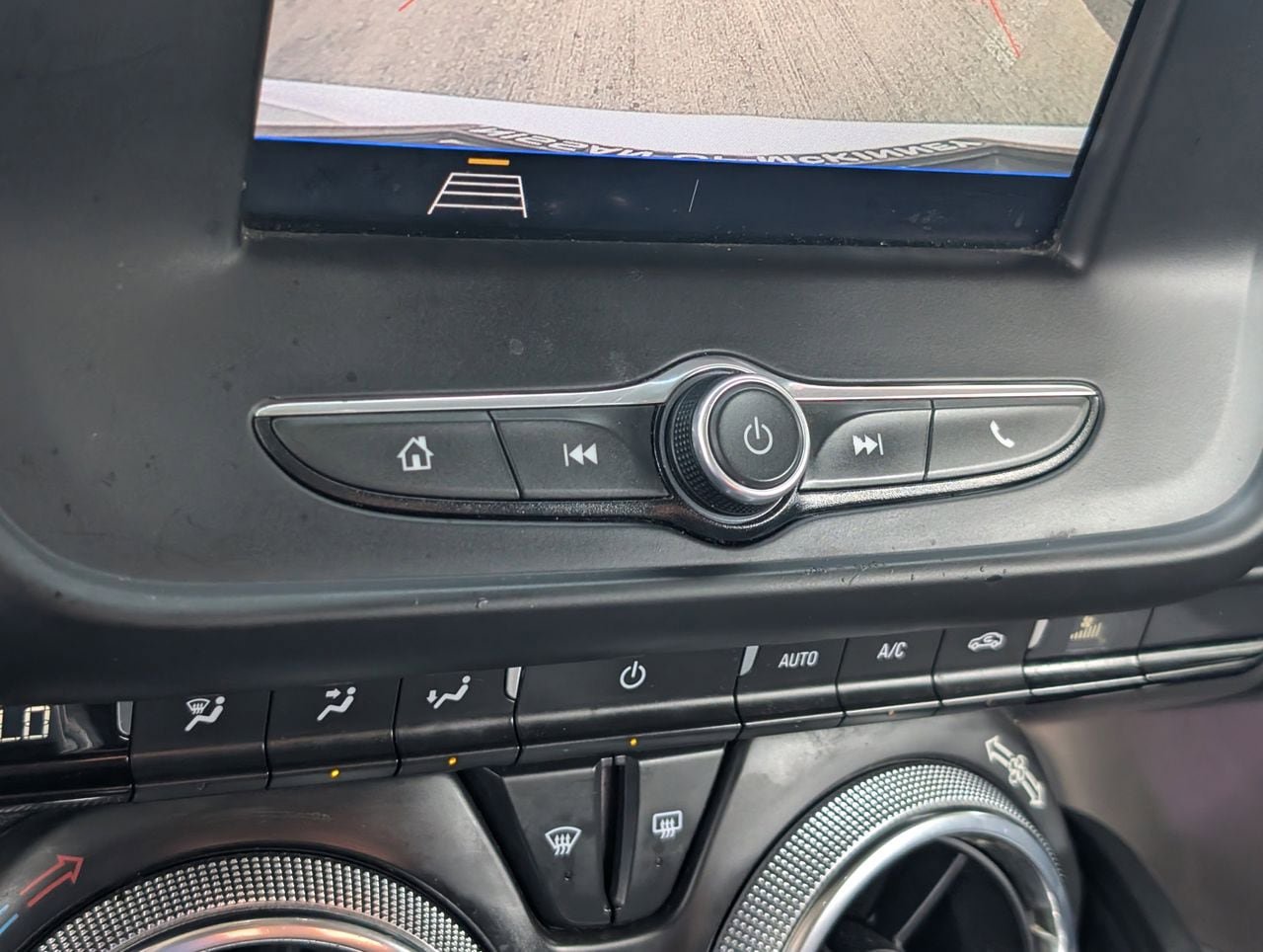 Used 2020 Chevrolet Camaro LT RWD image 13